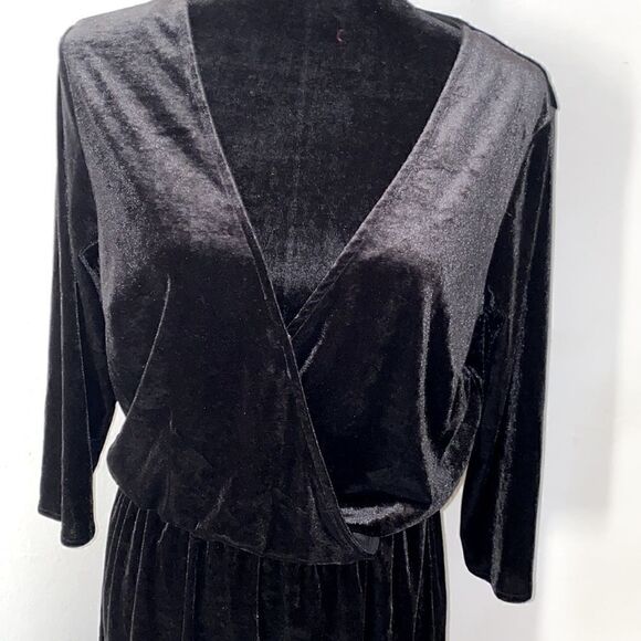 H&M Black velvet dress - Picture 2 of 4